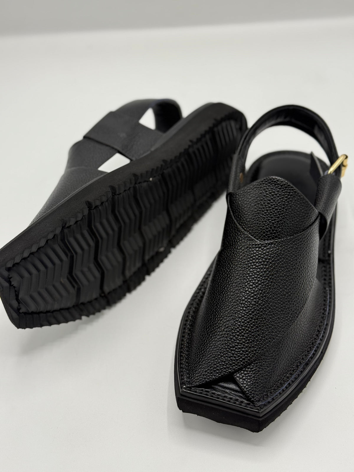 Air Kaptan Black Dotted (Medicated Sole)