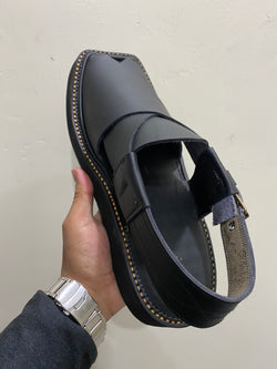 Matt Finish Kaptaan Chappal (Black)