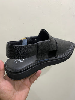 Pebble Grain Kaptaan Chappal (Black)