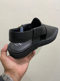 Pebble Grain Kaptaan Chappal (Black)