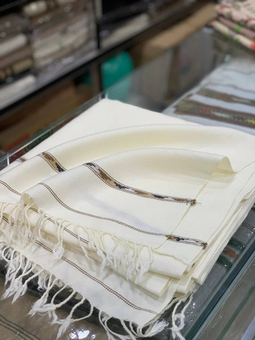 64 wollen shawl with border